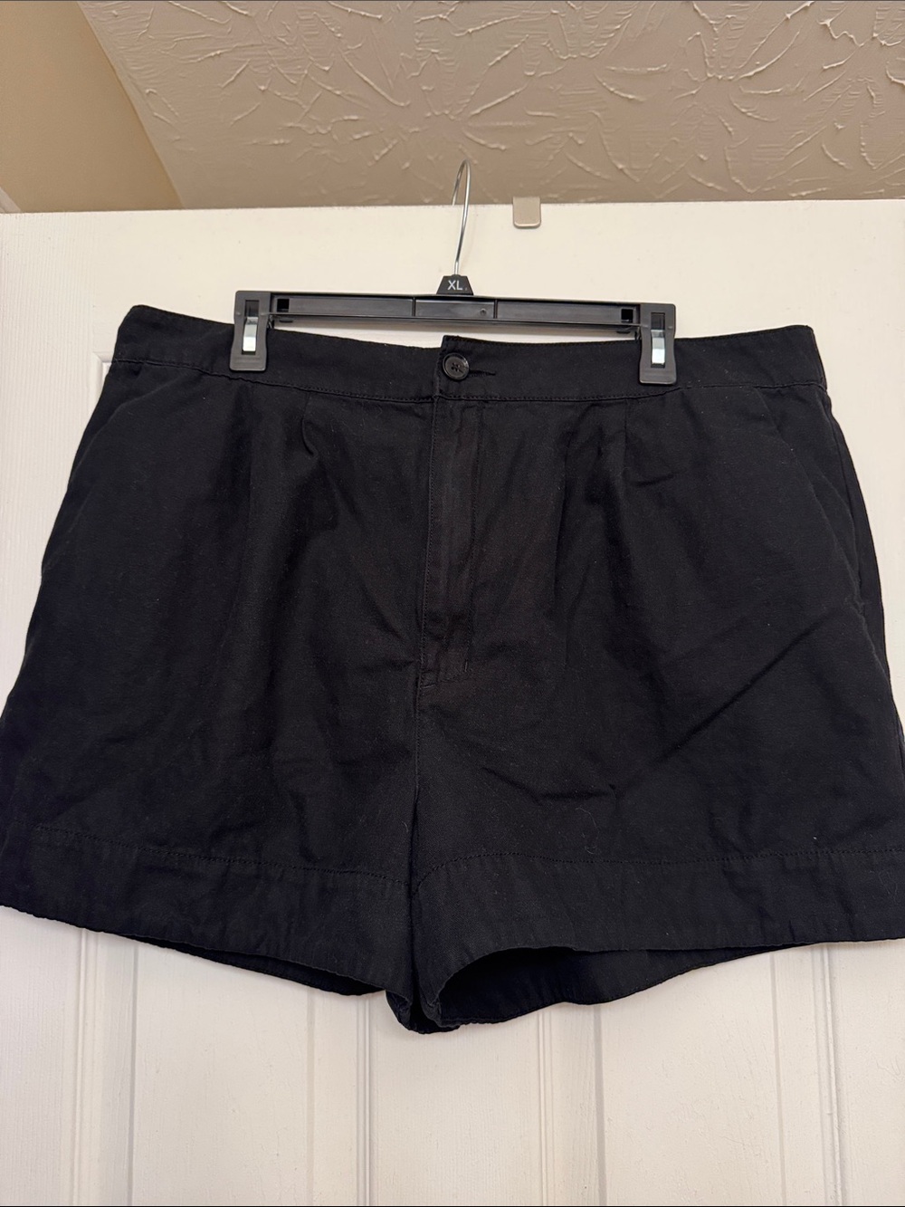 Joie Black Flat-Front Women’s Shorts